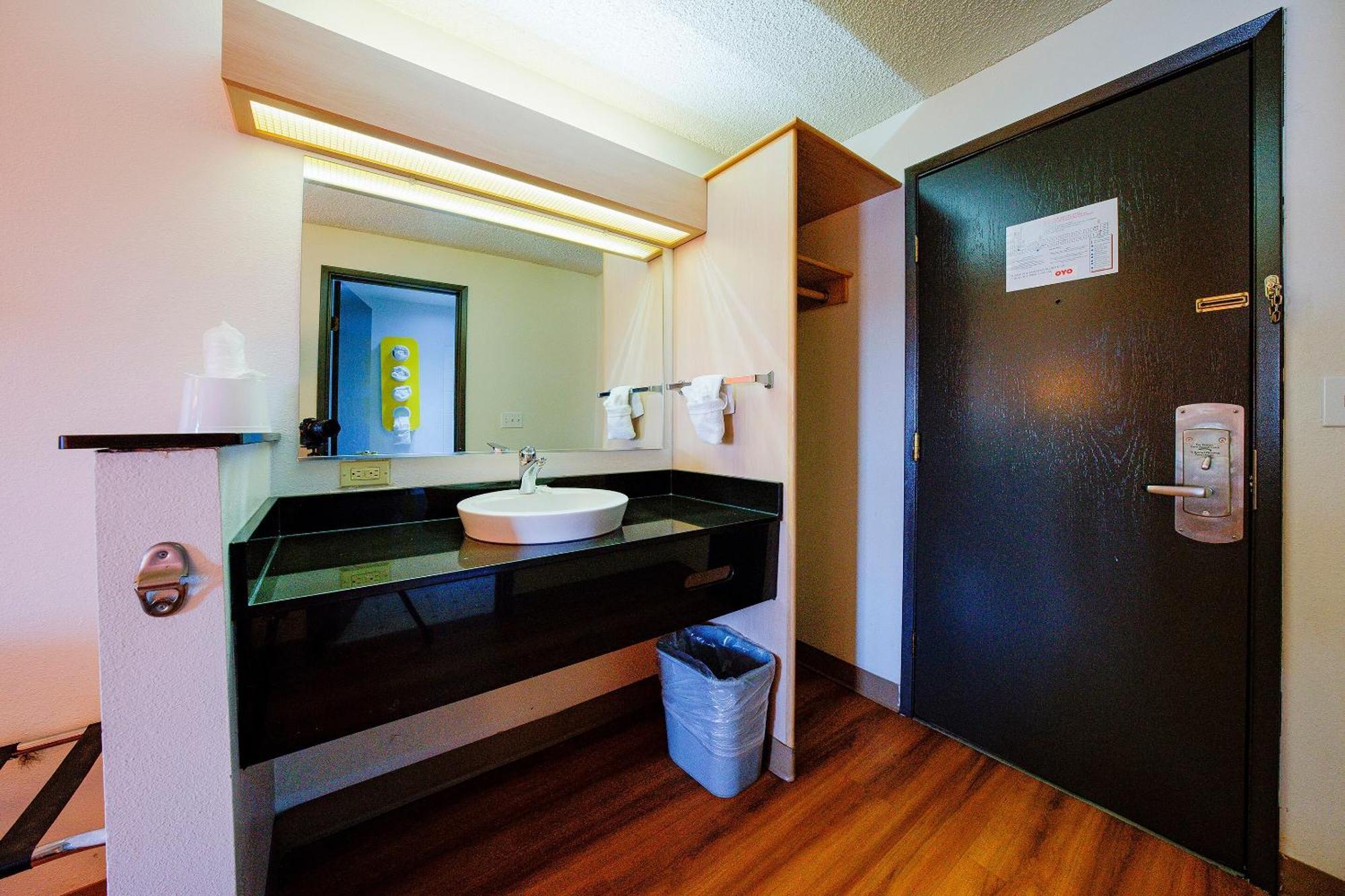 Oyo Hotel Hermiston Or, Downtown Extérieur photo