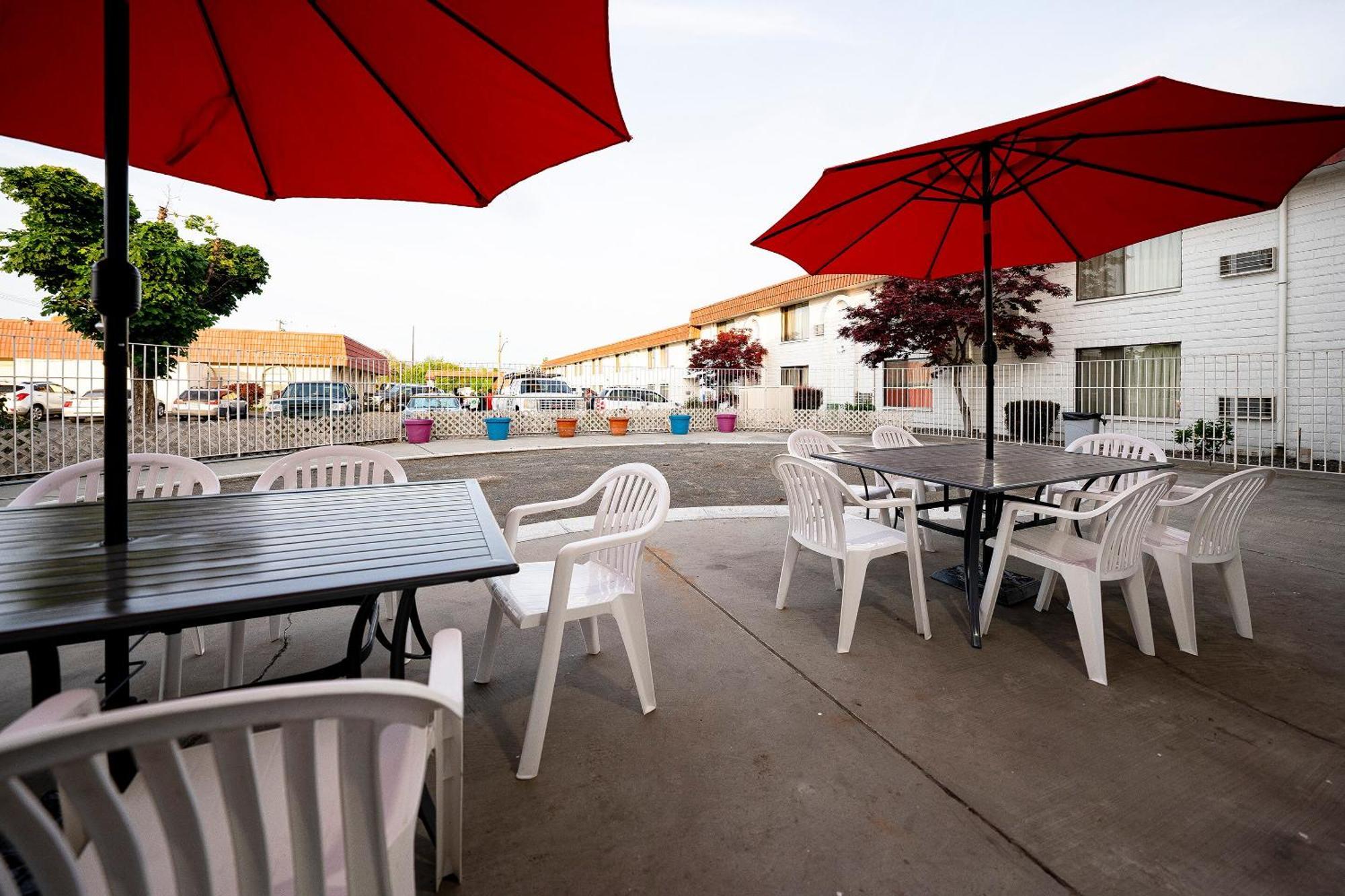 Oyo Hotel Hermiston Or, Downtown Extérieur photo