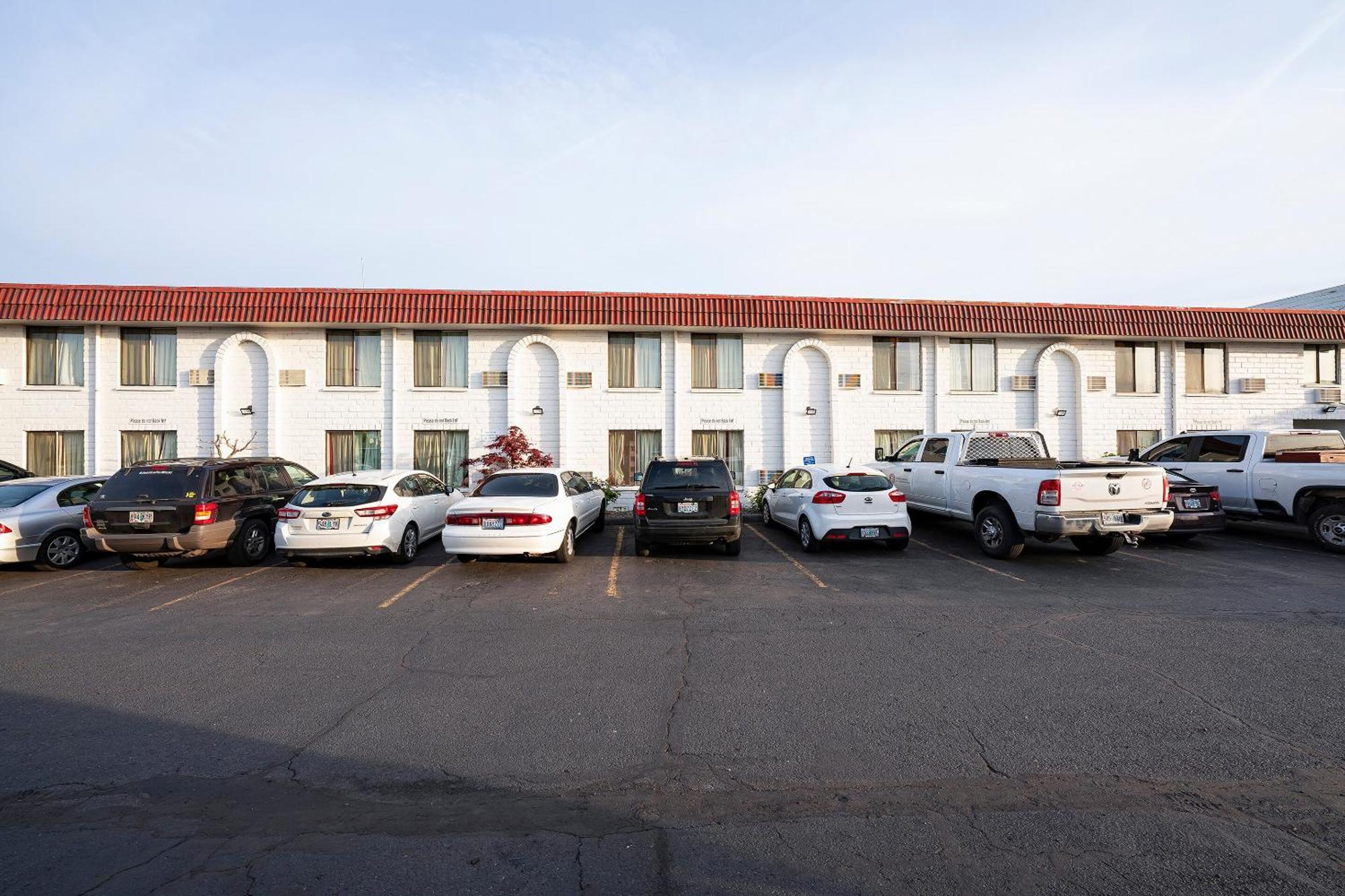Oyo Hotel Hermiston Or, Downtown Extérieur photo